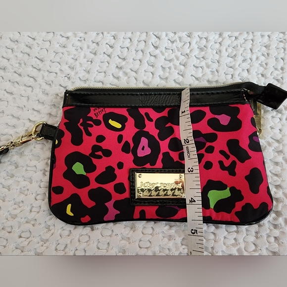 Betsey Johnson wristlet - Picture 5 of 5